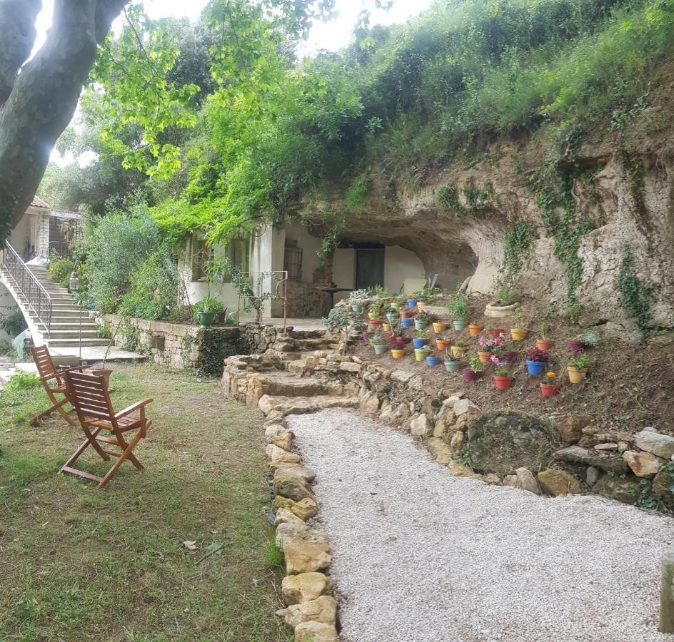 Moulin De Bonfilhon Bed & Breakfast Cornillon-Confoux ภายนอก รูปภาพ