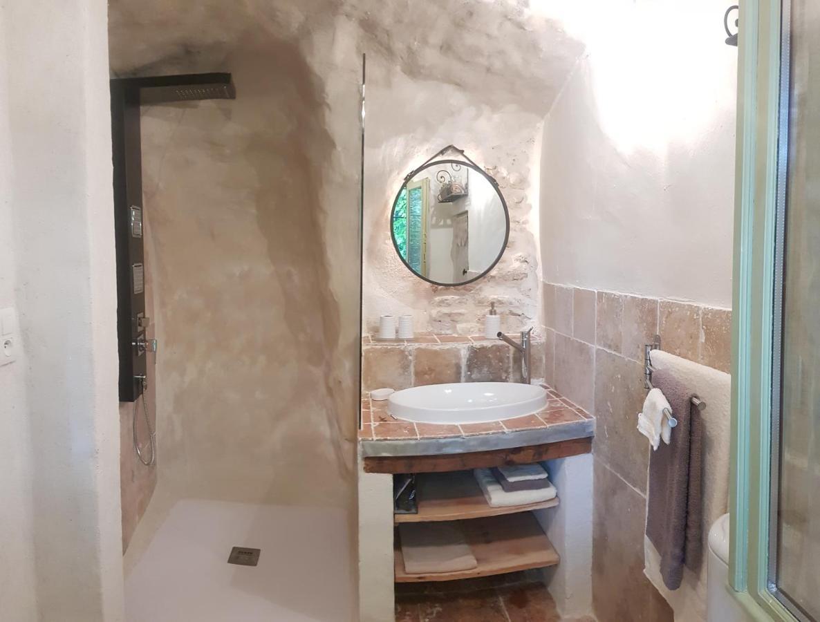 Moulin De Bonfilhon Bed & Breakfast Cornillon-Confoux ภายนอก รูปภาพ