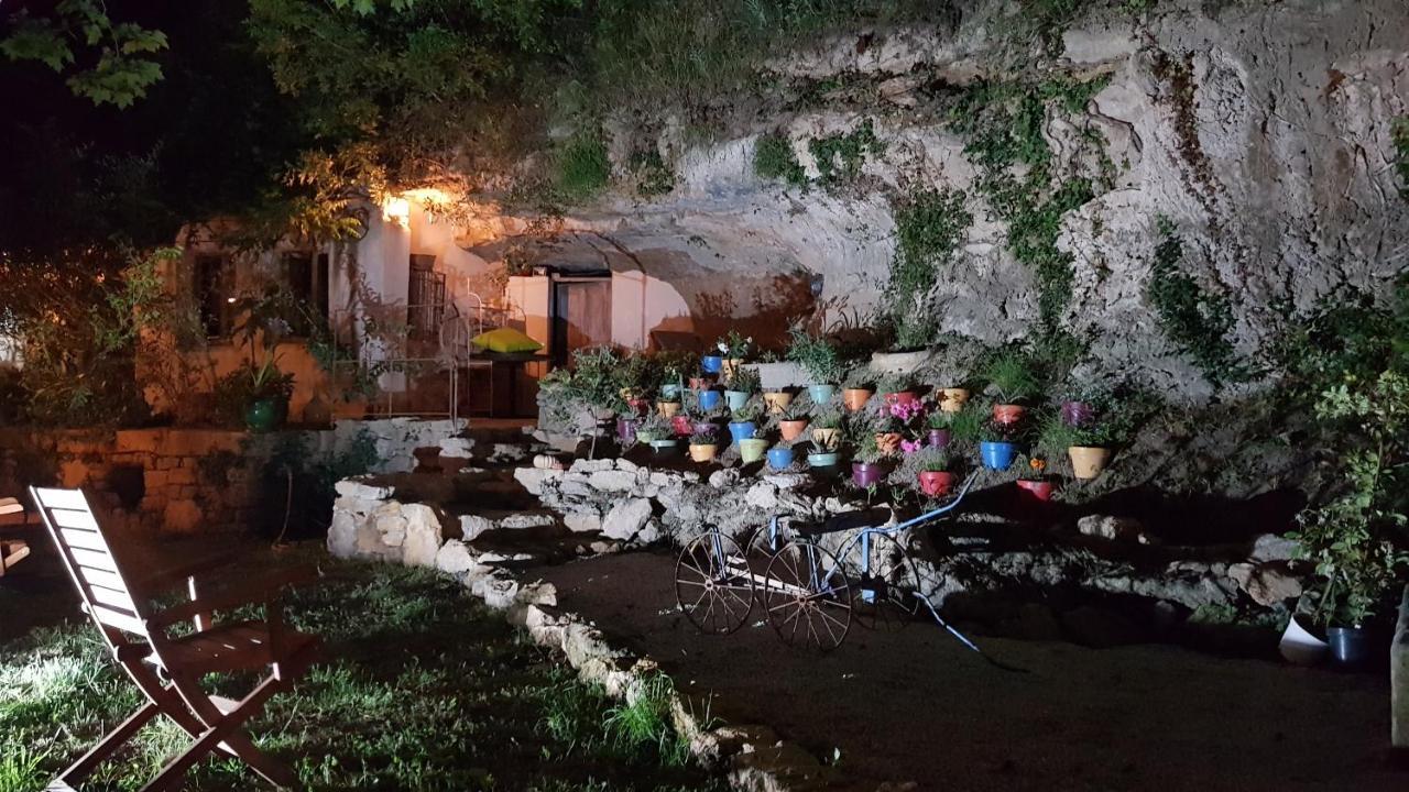 Moulin De Bonfilhon Bed & Breakfast Cornillon-Confoux ภายนอก รูปภาพ
