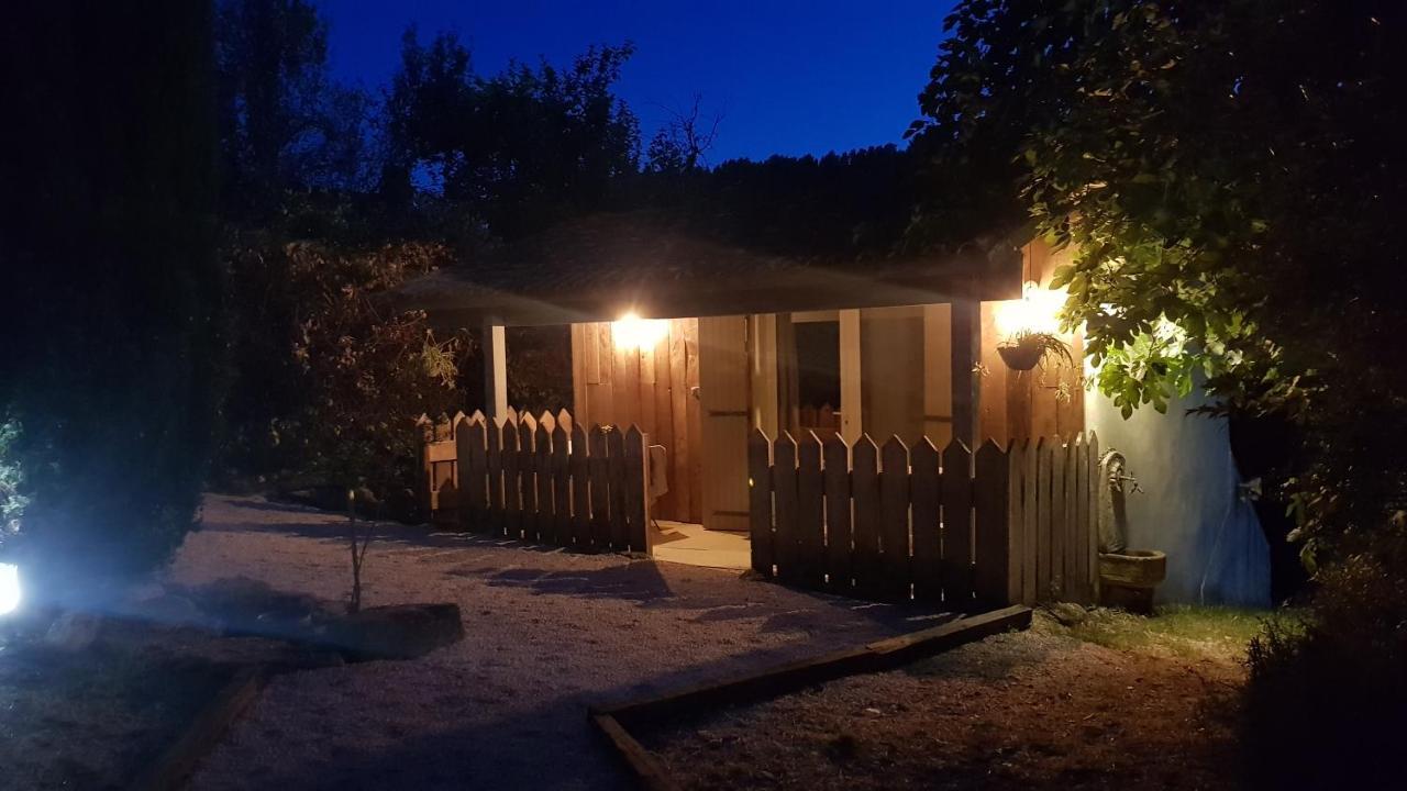 Moulin De Bonfilhon Bed & Breakfast Cornillon-Confoux ภายนอก รูปภาพ