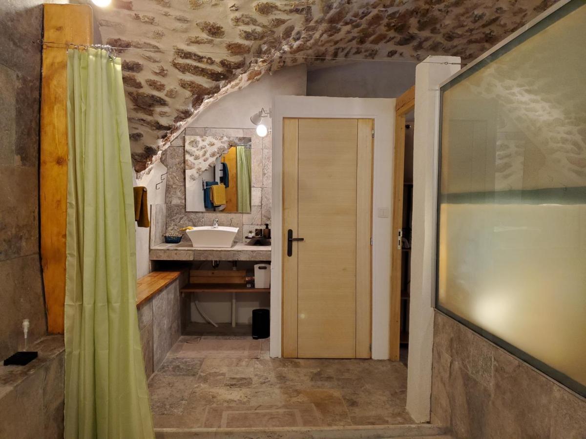Moulin De Bonfilhon Bed & Breakfast Cornillon-Confoux ภายนอก รูปภาพ