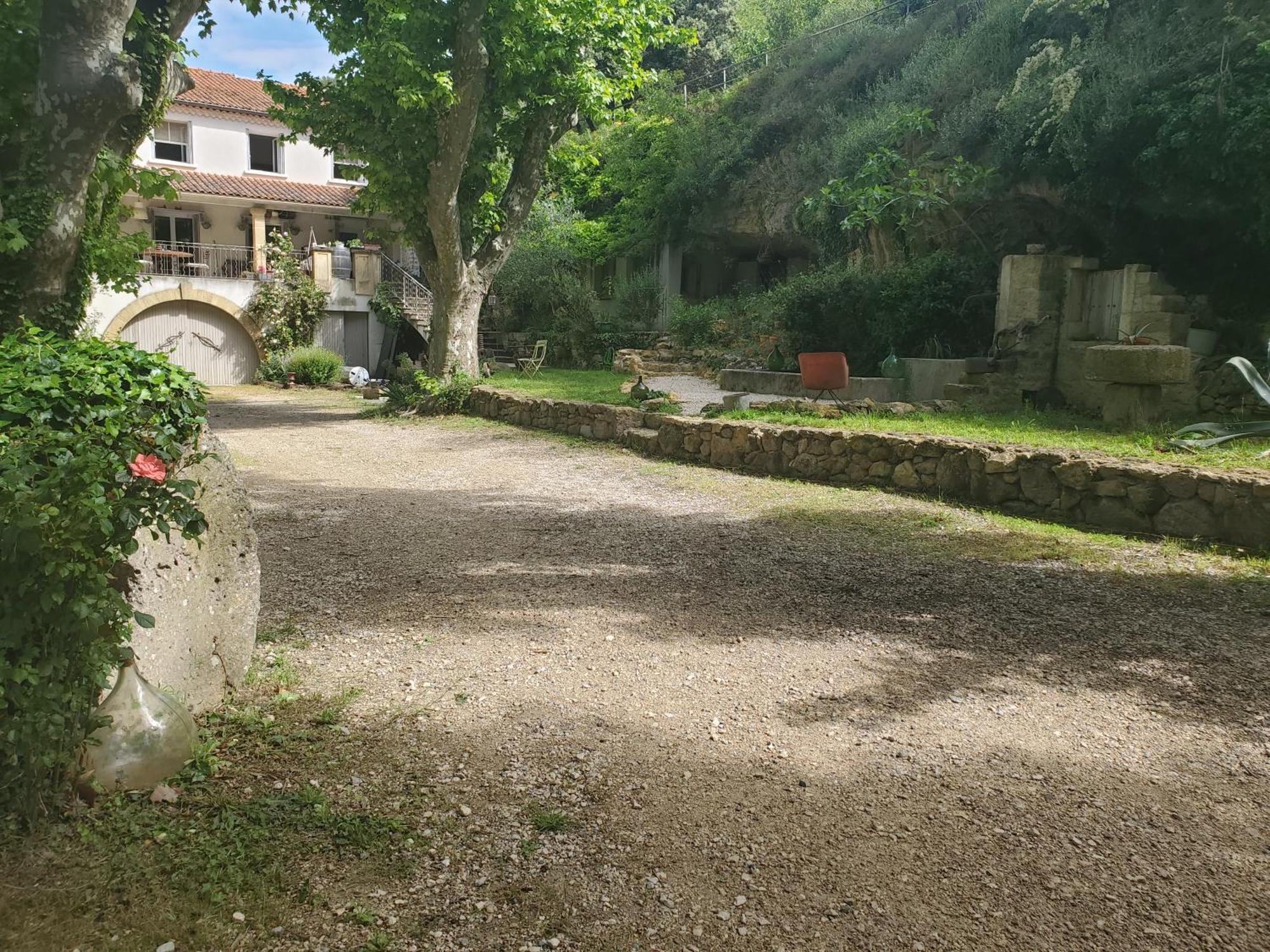 Moulin De Bonfilhon Bed & Breakfast Cornillon-Confoux ภายนอก รูปภาพ