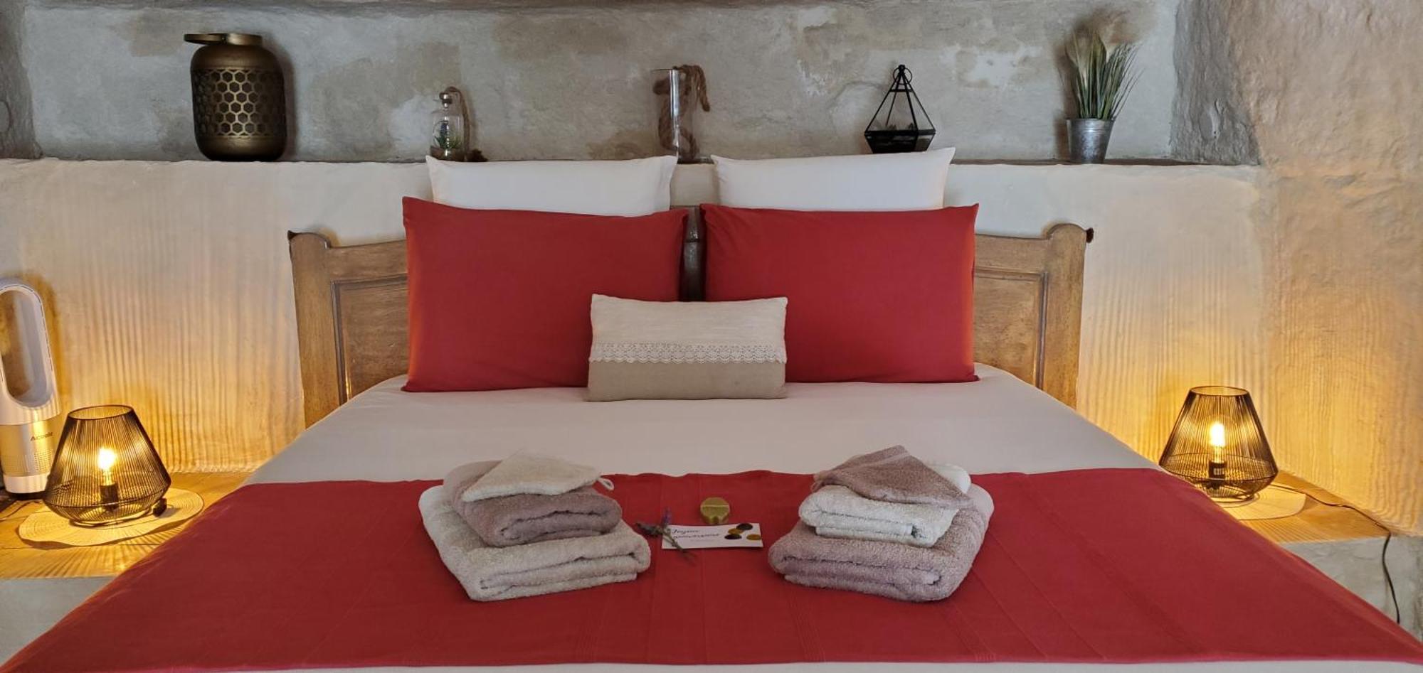 Moulin De Bonfilhon Bed & Breakfast Cornillon-Confoux ภายนอก รูปภาพ